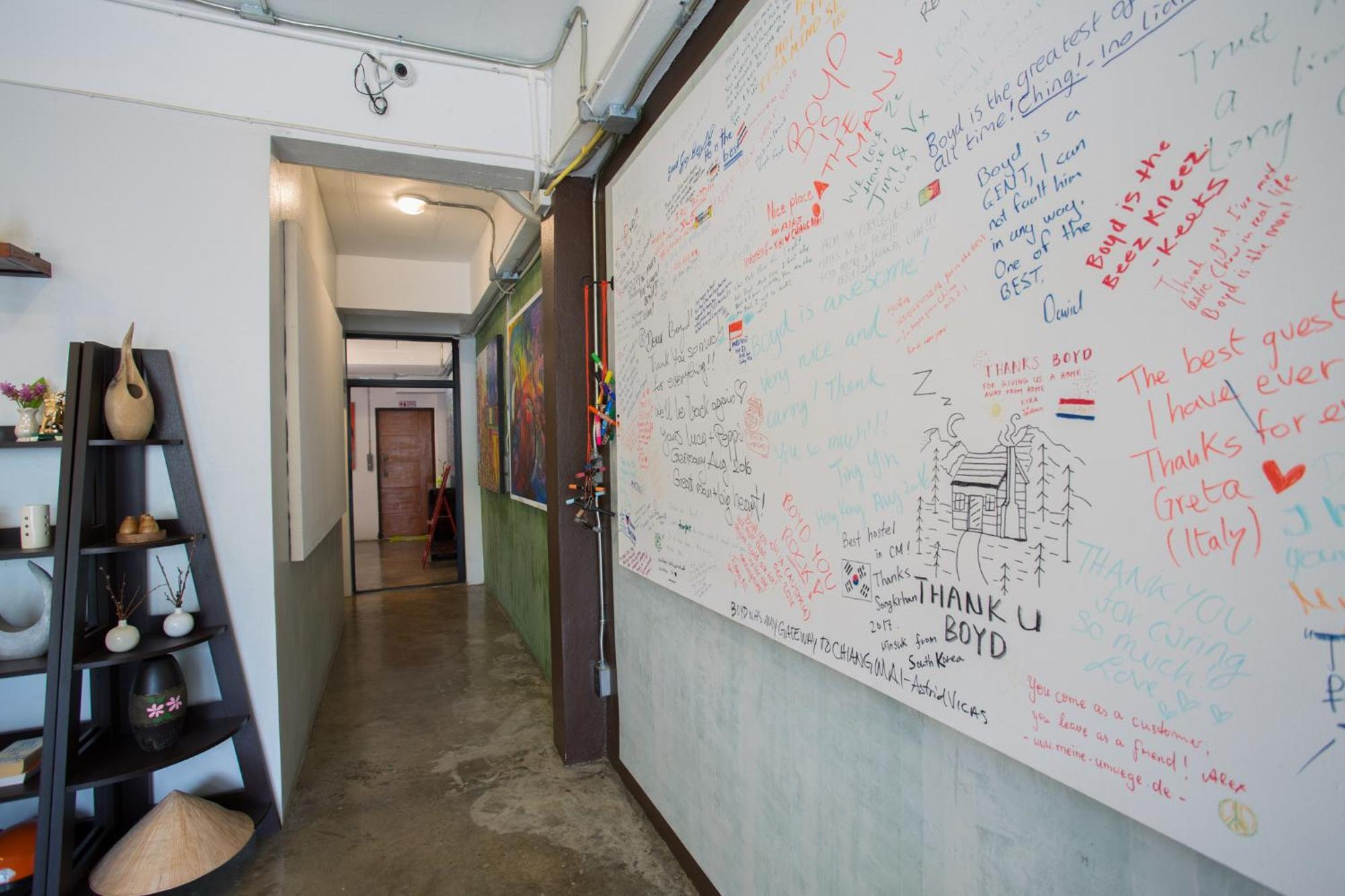 Zz Hostel เชียงใหม่ ภายนอก รูปภาพ
