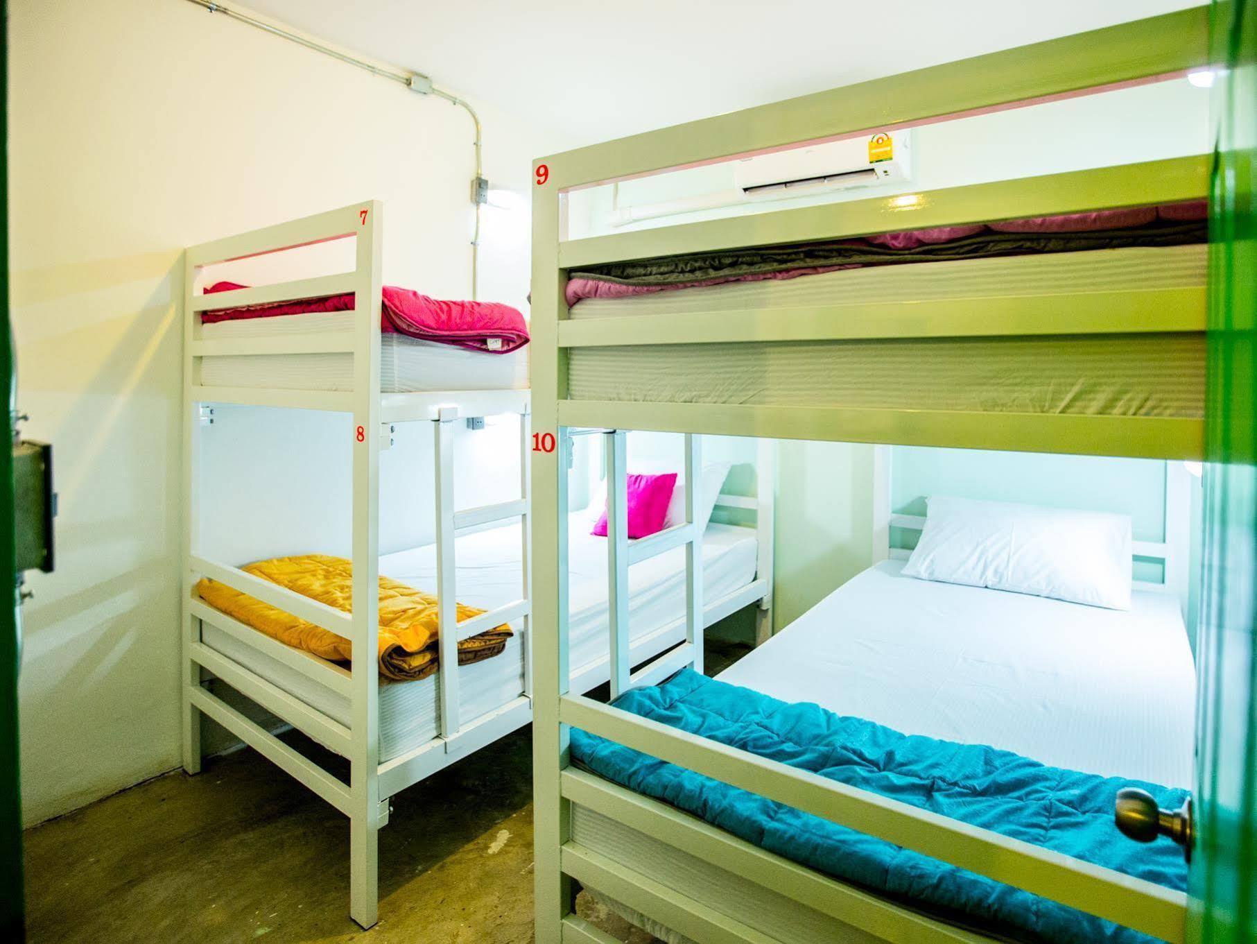 Zz Hostel เชียงใหม่ ภายนอก รูปภาพ