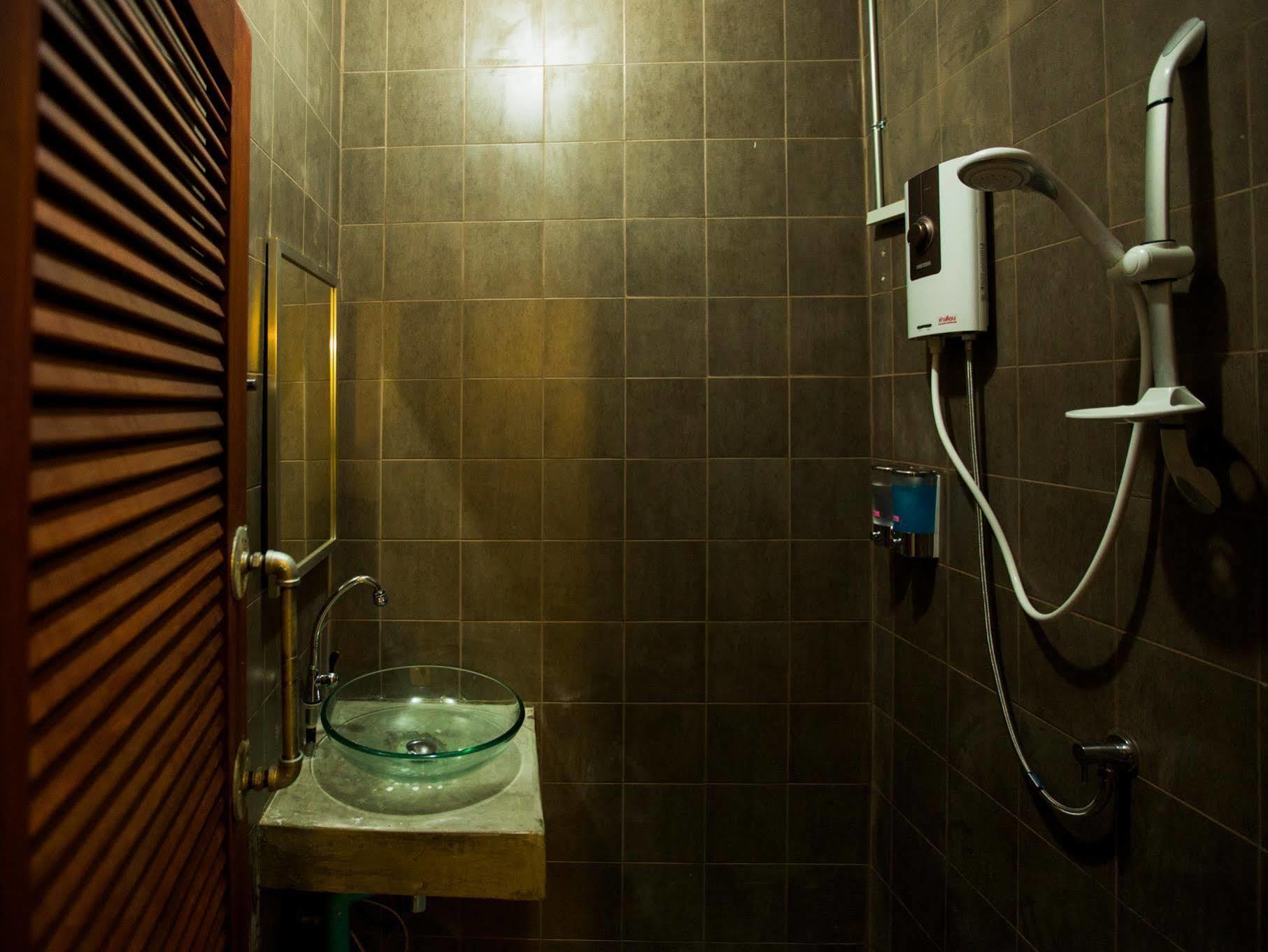 Zz Hostel เชียงใหม่ ภายนอก รูปภาพ